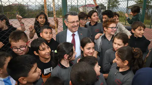 Başkan Genç’ten Yomra Öğrencilerine Oyun Sahası Müjdesi