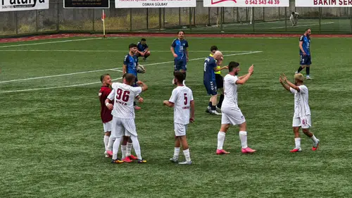 Ardeşenspor Zirveye Uçtu: 3-1’le Liderlik Koltuğunda