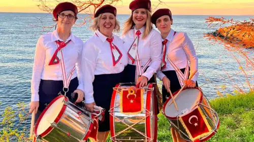 Kemalpaşa'da Kadınlar Boru Trampet Kursu ile Müzik ve Dayanışmanın Sesi Oldu