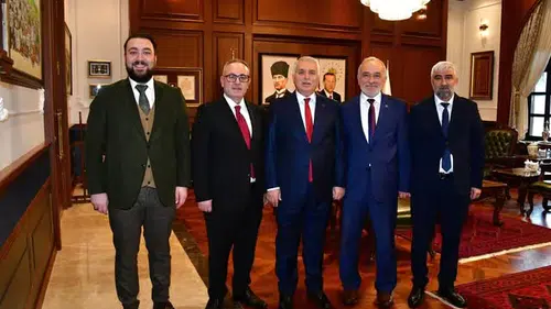 Vali Yıldırım, Diyanet Hak Sendikası Yöneticilerini Kabul Etti