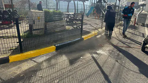 Şalpazarı’nda Kaldırım Taşları Boyanıyor