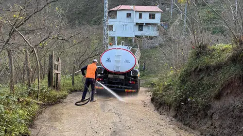 Arsin’de Temizlik Çalışmaları Aralıksız Sürüyor