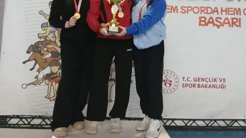 Beşikdüzü Farabi MTAL Karate Takımından İl Birinciliği Gururu