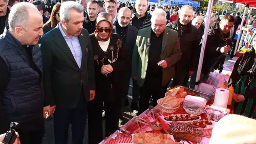 Hamsi Festivali'nde 2 Ton 53 Kilo Lezzetli Hamsi Misafirlere Sunuldu!