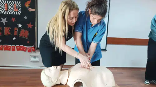 İyidere’de Öğrencilere Temel İlk Yardım Eğitimi Tamamlandı