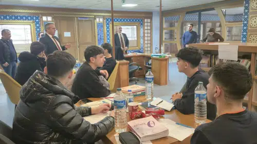 Güneysu’da Tatili Eğitime Çeviren Öğrencilerle Buluşma