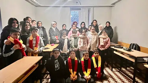 Genç Gönüllüler Çocuklarla Buluşarak Dayanışma Rüzgarı Estirdi