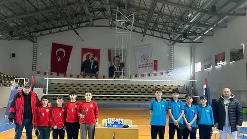 Arhavi’de Okul Sporları Masa Tenisi Yıldız Erkekler İlçe Birinciliği Tamamlandı