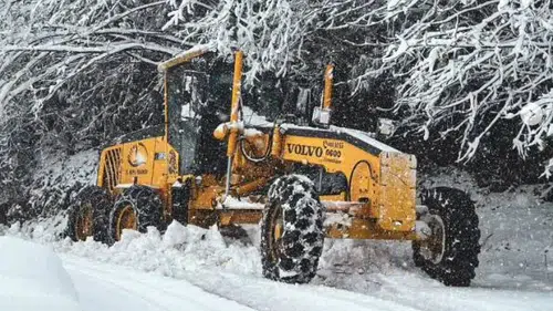 Rize’de Kar Yağışı Ulaşımı Olumsuz Etkiledi: 59 Köy Yolu Kapalı