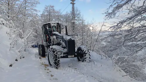 Trabzon Büyükşehir Belediyesi Karla Mücadeleyi Aralıksız Sürdürüyor