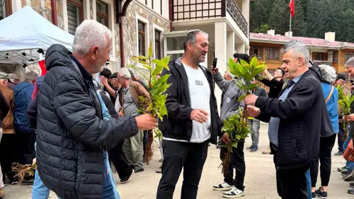 Hemşin’de 500 Kestane Fidanı Dağıtıldı! Hedef 10 Bin Fidan