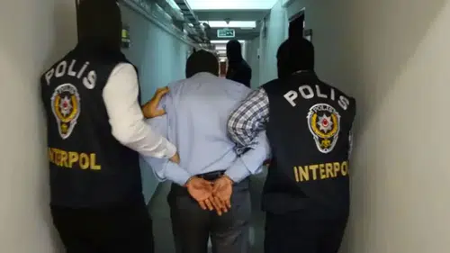Yurt dışına kaçan 294 kişi Türkiye’ye iade edildi