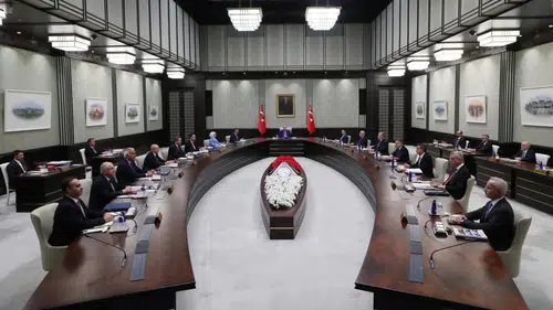 Kabine toplanıyor: Masada fon soruşturması var