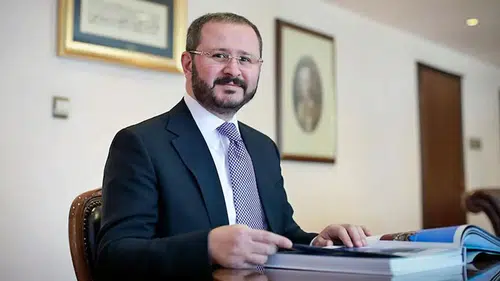 Şenol Kazancı: Kimdir, Nerelidir ve Yaşı Kaçtır? Merak Edilen Detaylar!