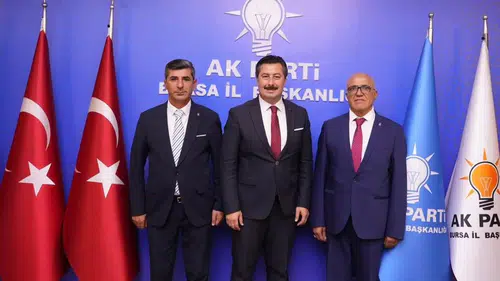 "AK Parti'ye Geçiş Yapan İki Meclis Üyesinin Rozet Töreni Genel Merkezde Gerçekleşti!"