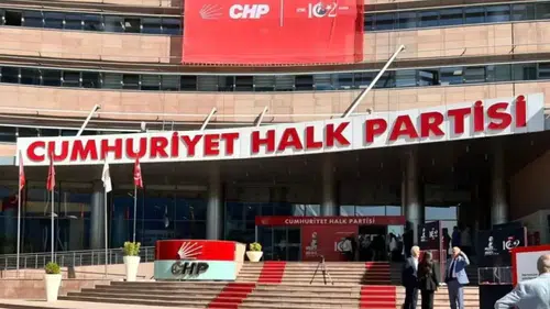 Gürsel Tekin göreve devam edecek