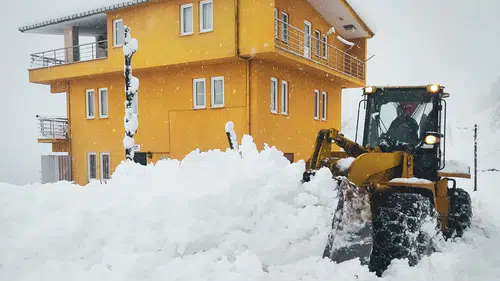 Rize’de 51 Köy Yolu Kara Teslim: KARDELEN Ekipleri Sahada