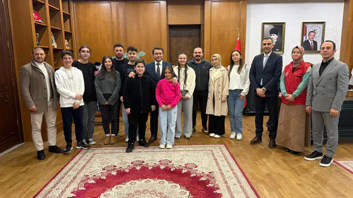 Yomra Gençlik Merkezi'nden Kaymakam’a Ziyaret ve Sanata Destek Vurgusu