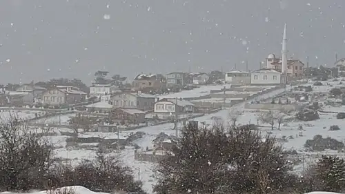 Beypazarı’nda kar yağışı etkisini sürdürüyor