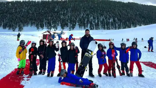 Kafkas Projesi Karın Yıldızları ile minikler kayakla buluştu