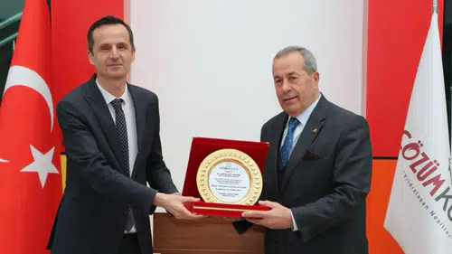 Rize'de Genç Yazarların Nayla Kitabı Tanıtıldı ve İmza Günü Gerçekleşti