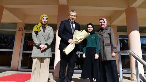 Vali Tahir Şahin, Trabzon Kız Anadolu İmam Hatip Lisesi’nde Maarifin Kalbinde Ramazan Programına Katıldı