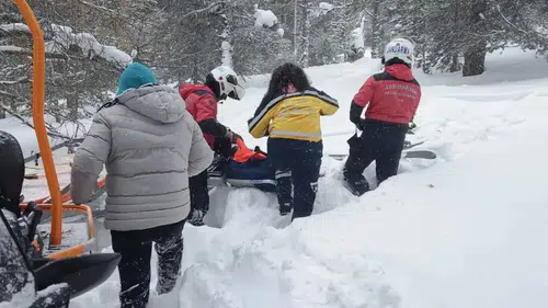Sarıkamış Kayak Merkezi'nde Kaza: JAK Ekipleri Anında Yardıma Koştu!