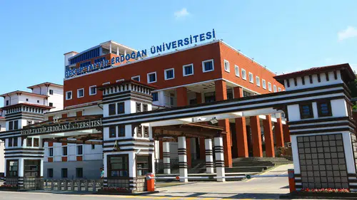 RTEÜ’den Eczacılık Fakültesi İddialarına Yanıt: Kamuoyu Yanlış Bilgilendiriliyor