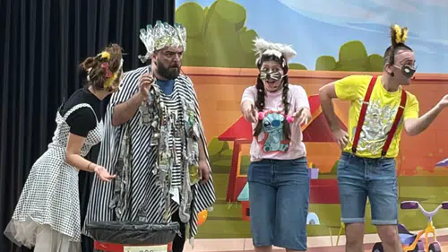 Akçaabat’ta öğrenciler tiyatro gösterisiyle buluştu