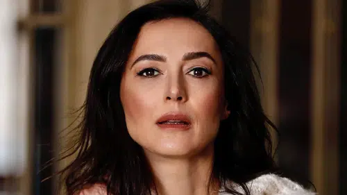 Özlem Çınar Kimdir? Kaç Yaşında, Evli mi, Boyu ve Kilosu Kaç?