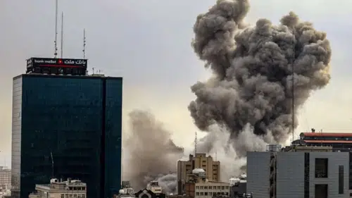 Tahran'da Savaşın Etkileri Derinleşiyor: Can Kayıpları Yüzlerle İfade Ediliyor