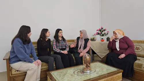Yaşlılar gençlere deneyimlerini aktardı, dayanışmanın önemi vurgulandı