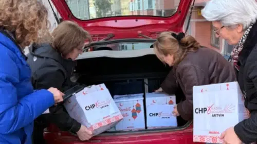 CHP Artvin İl Kadın Kolları’ndan Ramazan Ziyaretleri: Dayanışma ve Birlik Mesajı