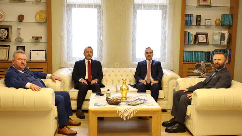 Sanayi ve Teknoloji Bakanı Mehmet Fatih Kacır, Rize’de Recep Tayyip Erdoğan Üniversitesi’ni Ziyaret Etti