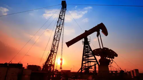 Petrol fiyatları yükseliyor; Hürmüz Boğazı'ndaki gerilim arz endişelerini artırıyor