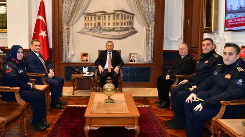 Trabzon Büyükşehir Belediyesi İtfaiyesi’nden Vali Tahir Şahin’e ziyaret