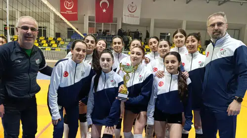 Artvin’de Genç Kızlar Voleybol Şampiyonu Artvinspor