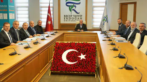 Rize’de kritik buluşma: RTEÜ Geliştirme Vakfı Mütevelli Heyeti toplandı