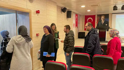 Rize’de Kurum Personeline Bağımlılıkla Mücadele Eğitimi Verildi