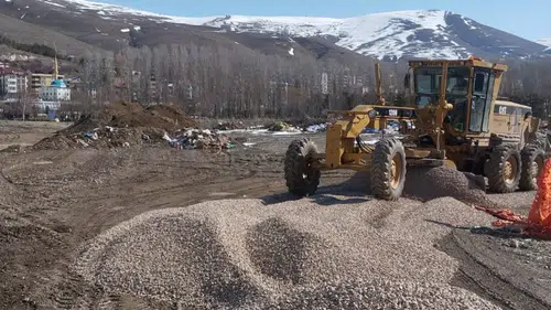 Bayburt Belediyesi’nden Yoğun Mesai: Yol Düzenleme ve Temizlik Çalışmaları Hız Kesmeden Sürüyor