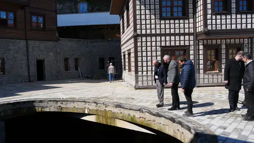 Rize Kültür Sokağı Projesinde Çalışmalar Sürüyor: Başkan Rahmi Metin İncelemelerde Bulundu