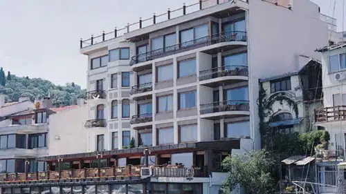 Uyuşturucu ve fuhuş suçlamaları: 26 şüpheliye operasyon düzenlendi