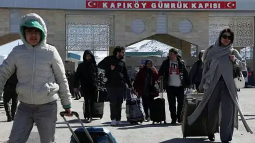 Savaştan Kaçan İranlılar Kapıköy Sınır Kapısı’ndan Türkiye’ye Geçti