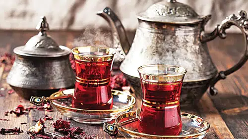 Çay Demlerken Bu Hatayı Yapmayın! Acılaşmayı Önleyen Doğru Demleme Yöntemi