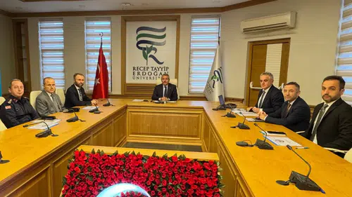 Recep Tayyip Erdoğan Üniversitesi’nde Güvenlik Tedbirleri Toplantısı Düzenlendi
