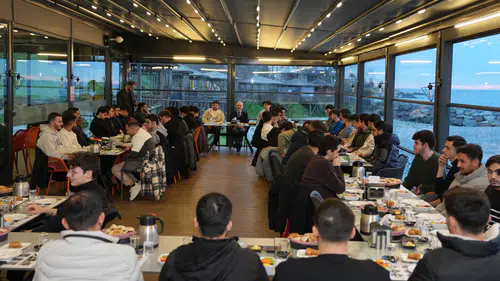 Rize Belediyesi, Recep Tayyip Erdoğan Üniversitesi Öğrencileriyle İftar Sofrasında Buluştu