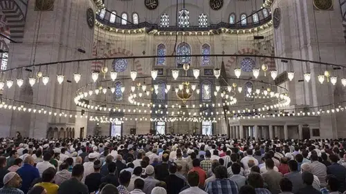 İzmir ve İlçelerinde 2026 Ramazan Bayramı Namazı Saati