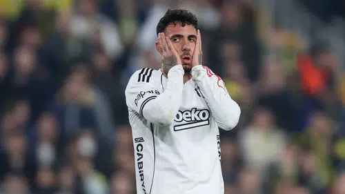 Emirhan Topçu’nun sakatlığı planları bozdu! Beşiktaş savunmasında kritik kırılma