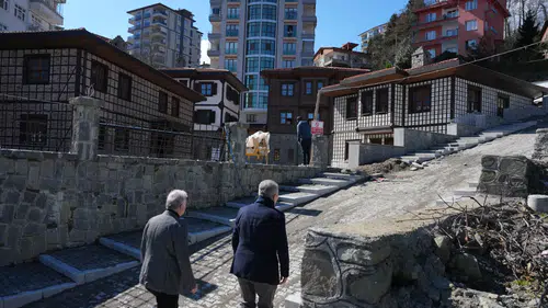 Rize Kültür Sokağı Projesinde Çalışmalar Sürüyor: Başkan Rahmi Metin İncelemelerde Bulundu