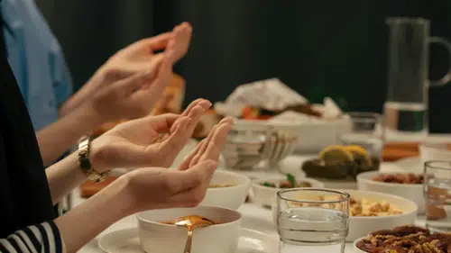 Ramazan Ayı Sonunda İftar Saatleri ve Oruç Süreleri Açıklandı